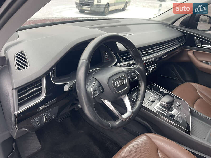 Внедорожник / Кроссовер Audi Q7 2015 в Киеве