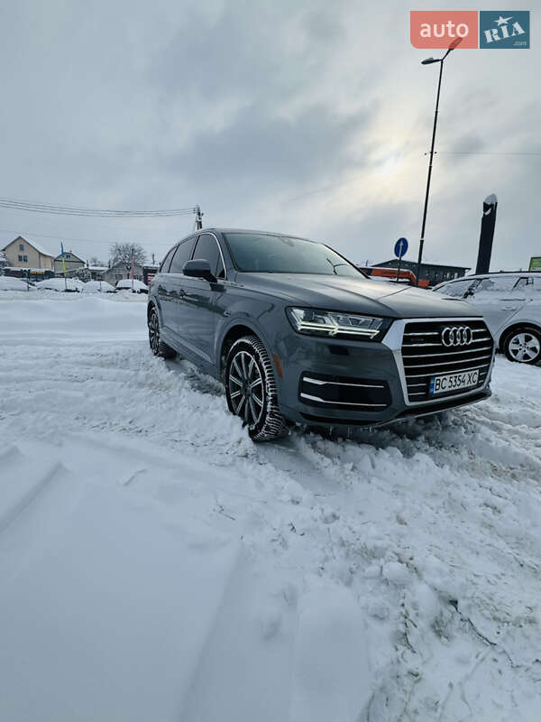 Позашляховик / Кросовер Audi Q7 2017 в Стрию