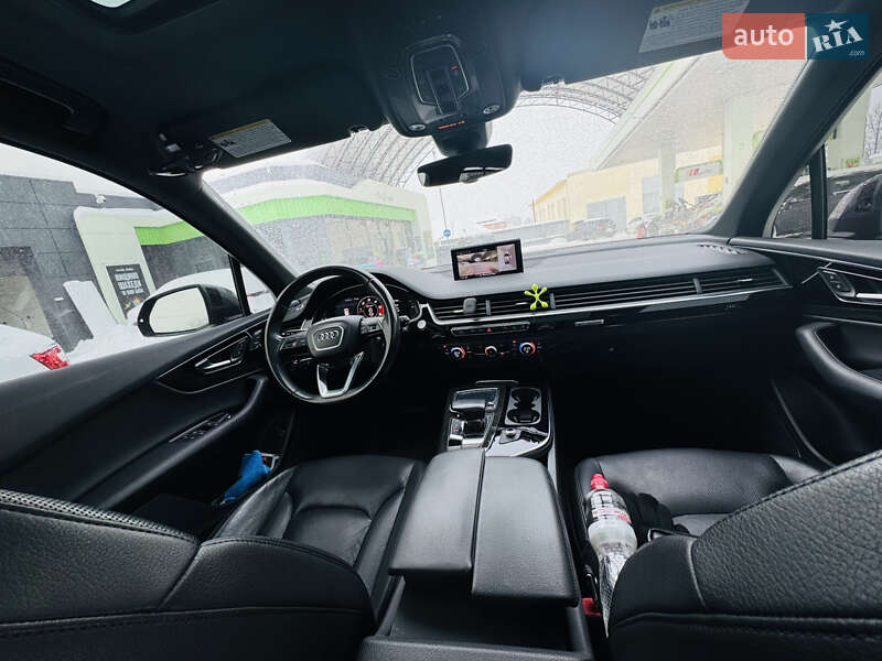 Позашляховик / Кросовер Audi Q7 2017 в Стрию