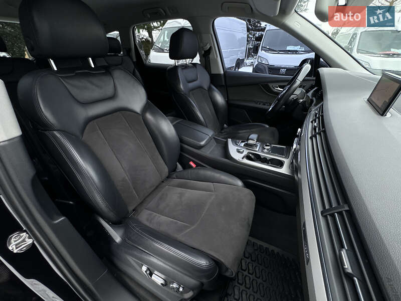 Внедорожник / Кроссовер Audi Q7 2016 в Ровно