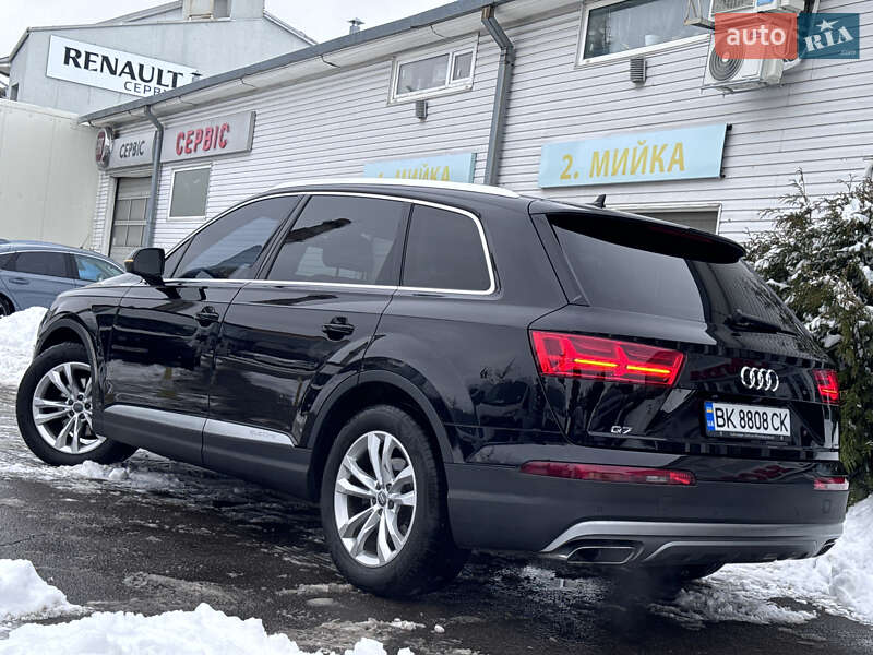 Внедорожник / Кроссовер Audi Q7 2016 в Ровно