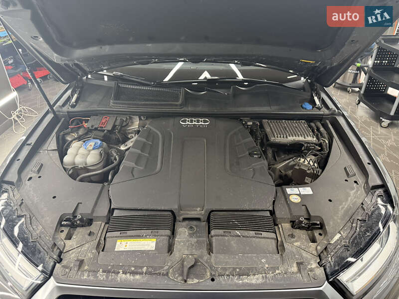 Внедорожник / Кроссовер Audi Q7 2016 в Шполе