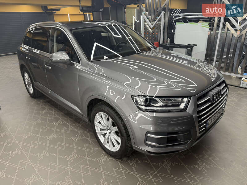 Внедорожник / Кроссовер Audi Q7 2016 в Шполе