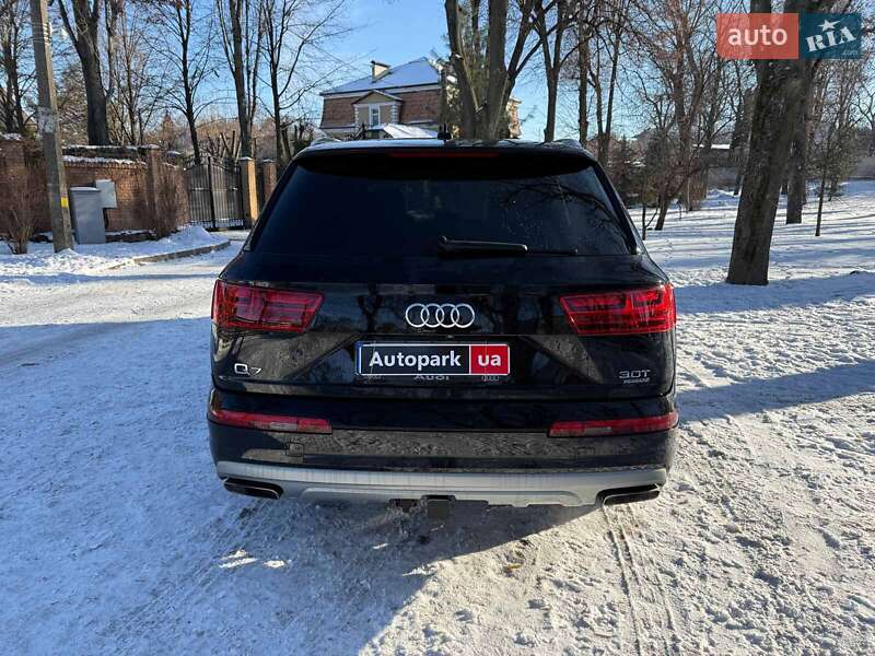 Внедорожник / Кроссовер Audi Q7 2016 в Киеве