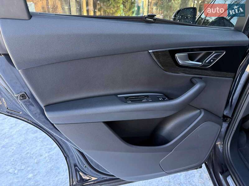 Внедорожник / Кроссовер Audi Q7 2016 в Киеве