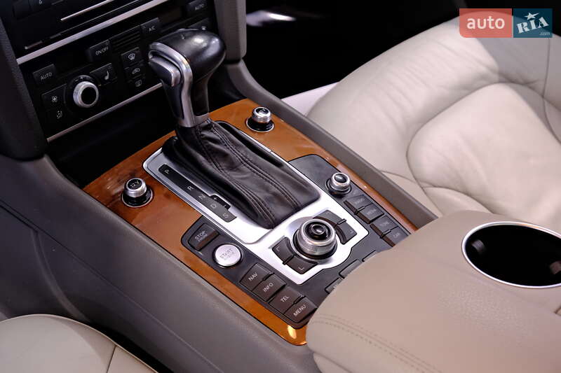 Позашляховик / Кросовер Audi Q7 2015 в Одесі