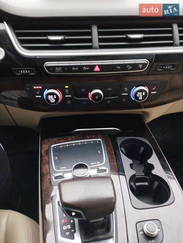Внедорожник / Кроссовер Audi Q7 2016 в Тернополе