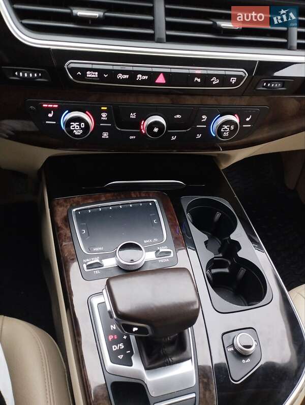 Внедорожник / Кроссовер Audi Q7 2016 в Тернополе