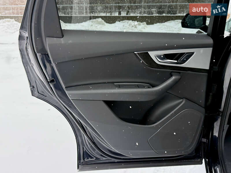 Внедорожник / Кроссовер Audi Q7 2018 в Киеве