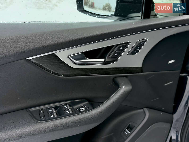 Внедорожник / Кроссовер Audi Q7 2018 в Киеве