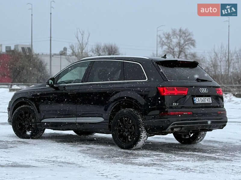 Внедорожник / Кроссовер Audi Q7 2018 в Киеве