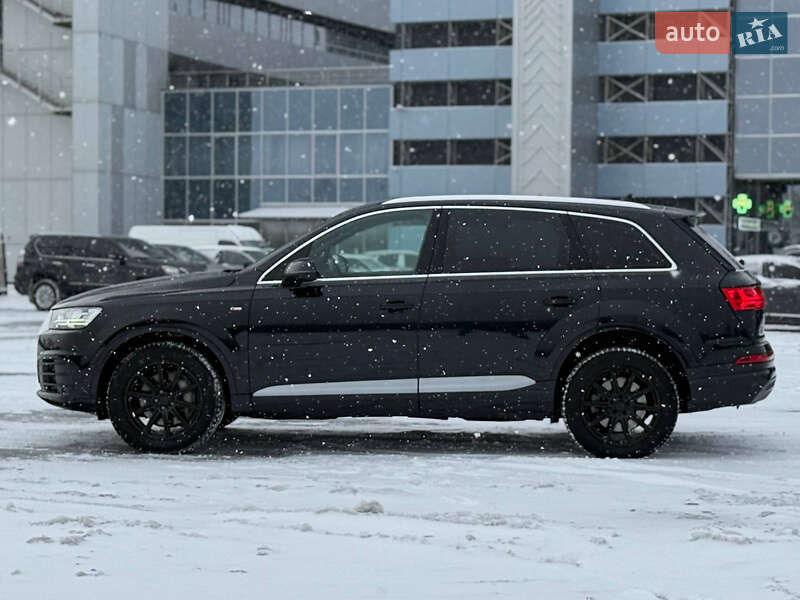 Внедорожник / Кроссовер Audi Q7 2018 в Киеве
