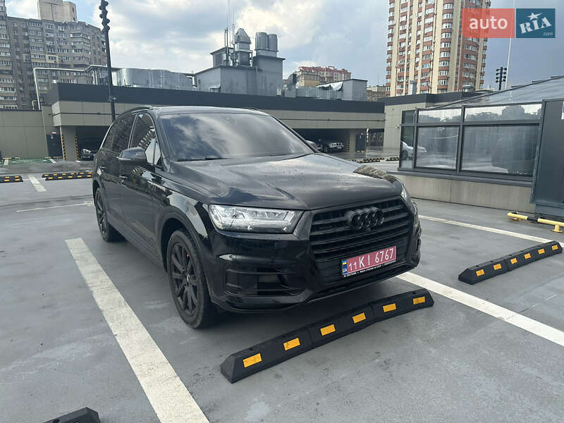 Внедорожник / Кроссовер Audi Q7 2016 в Киеве