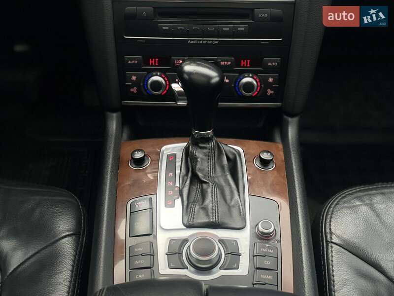 Внедорожник / Кроссовер Audi Q7 2006 в Днепре