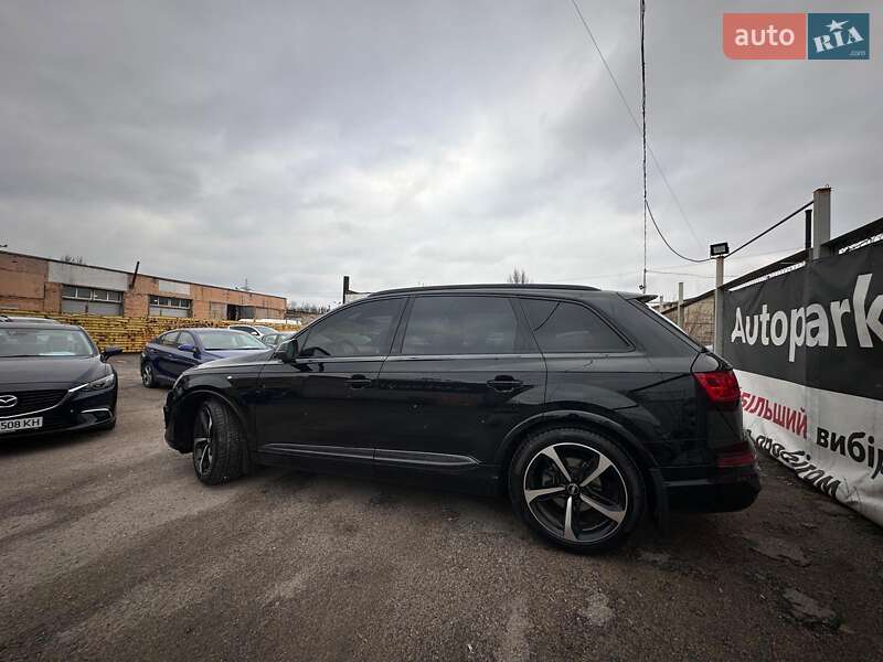 Внедорожник / Кроссовер Audi Q7 2017 в Запорожье