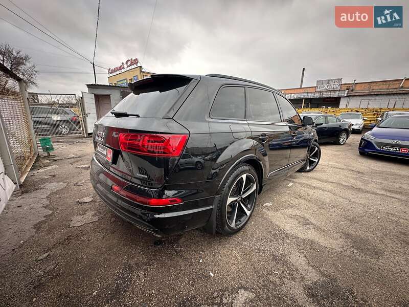 Внедорожник / Кроссовер Audi Q7 2017 в Запорожье
