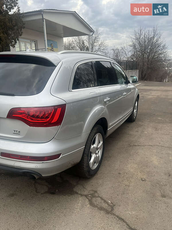 Внедорожник / Кроссовер Audi Q7 2011 в Томашполе