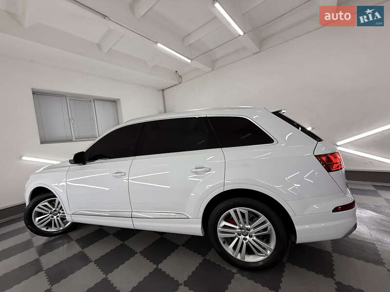Внедорожник / Кроссовер Audi Q7 2018 в Трускавце