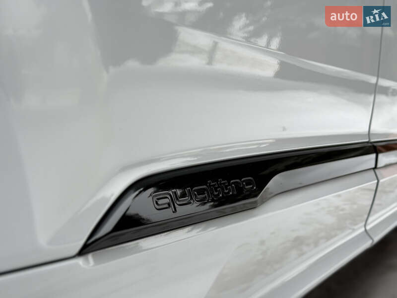 Внедорожник / Кроссовер Audi Q7 2020 в Киеве