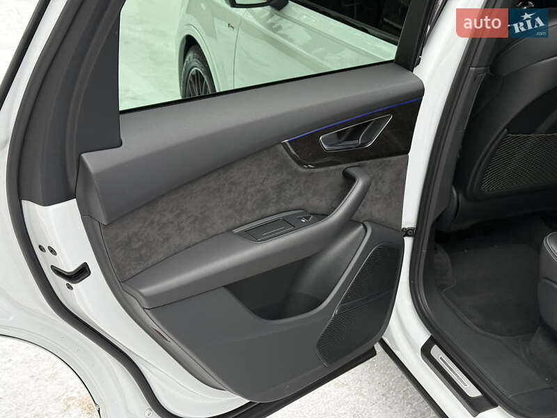 Внедорожник / Кроссовер Audi Q7 2020 в Киеве