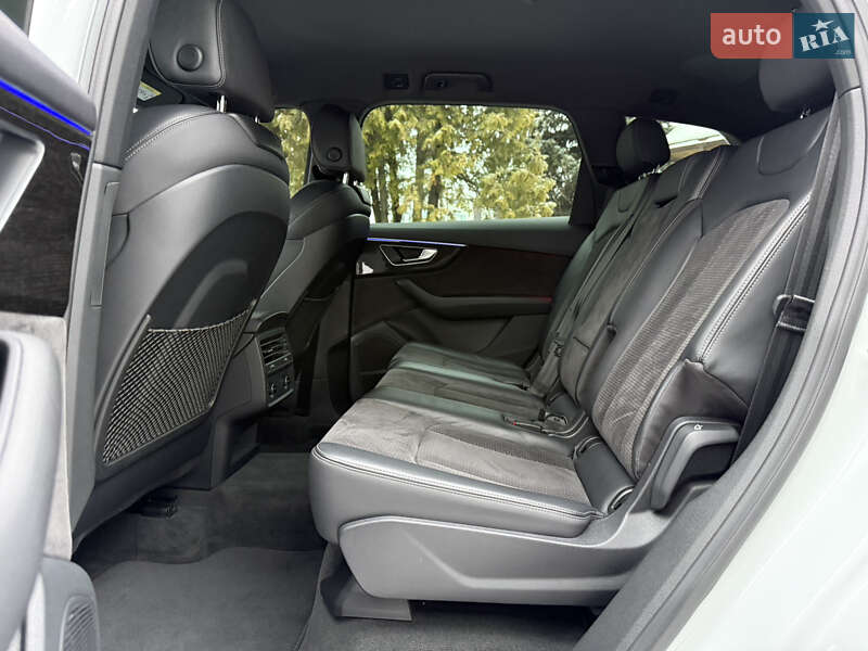 Внедорожник / Кроссовер Audi Q7 2020 в Киеве