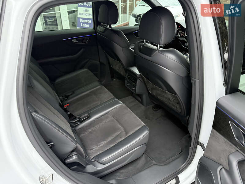 Внедорожник / Кроссовер Audi Q7 2020 в Киеве