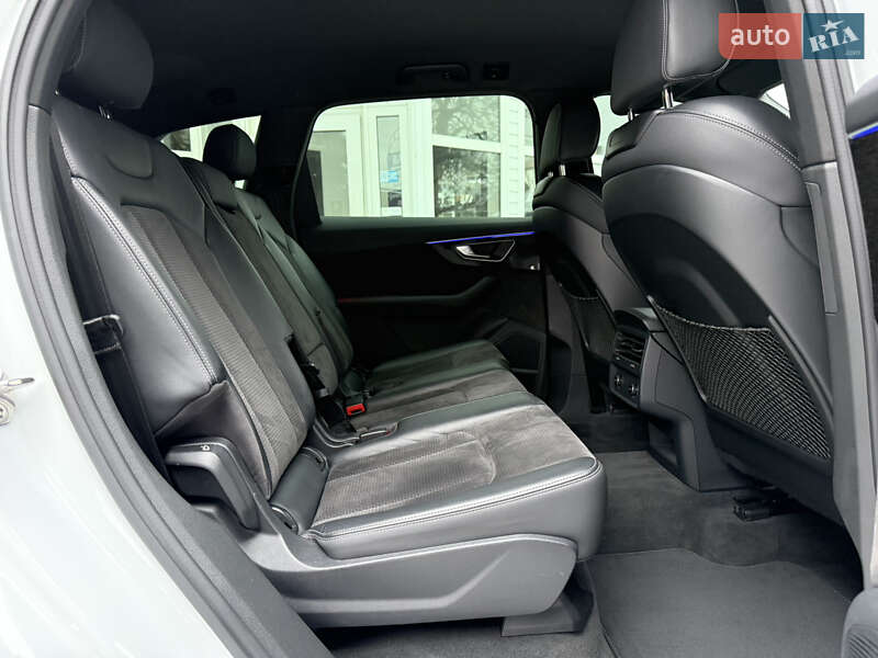 Внедорожник / Кроссовер Audi Q7 2020 в Киеве