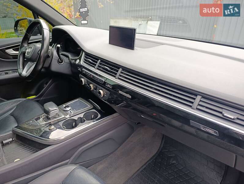 Внедорожник / Кроссовер Audi Q7 2018 в Днепре