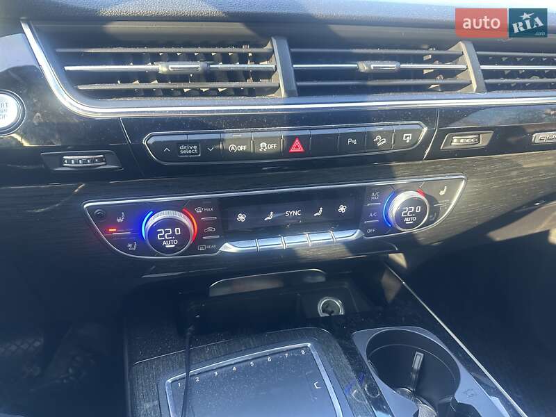 Внедорожник / Кроссовер Audi Q7 2017 в Чернигове