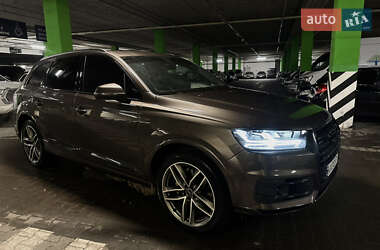 Позашляховик / Кросовер Audi Q7 2017 в Києві
