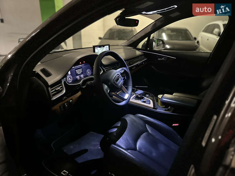 Внедорожник / Кроссовер Audi Q7 2017 в Киеве