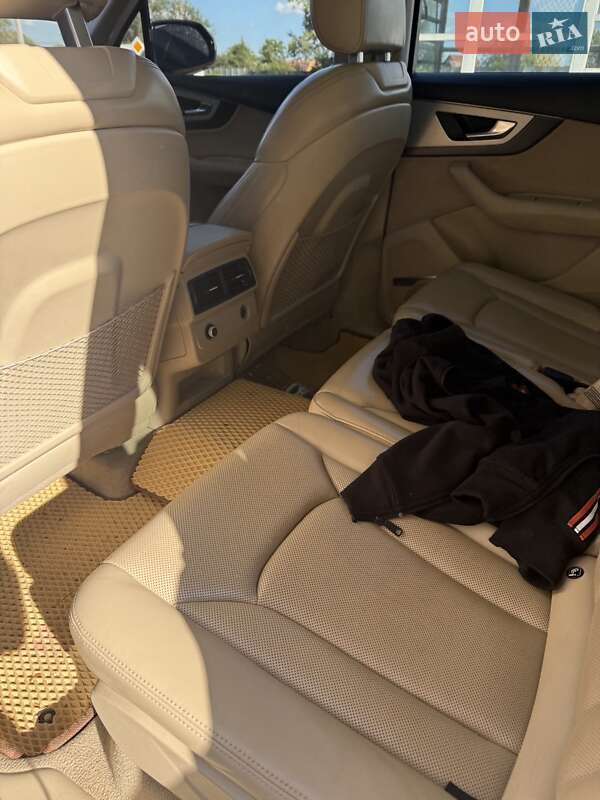 Внедорожник / Кроссовер Audi Q7 2016 в Киеве