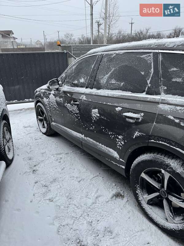 Внедорожник / Кроссовер Audi Q7 2016 в Киеве