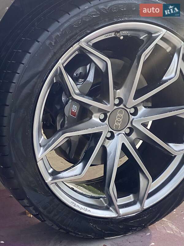 Внедорожник / Кроссовер Audi Q7 2016 в Киеве