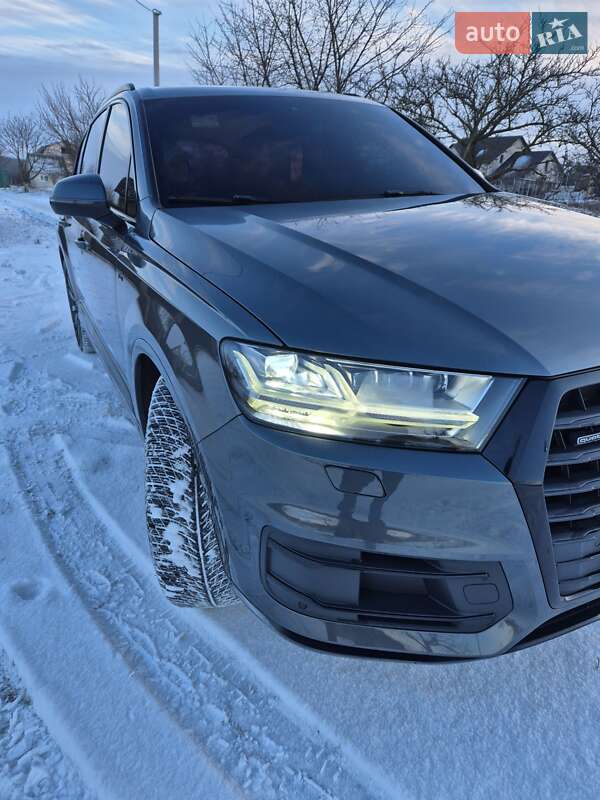 Внедорожник / Кроссовер Audi Q7 2016 в Дунаевцах