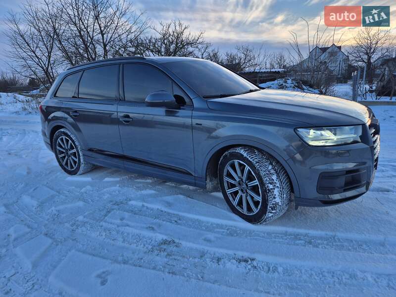 Внедорожник / Кроссовер Audi Q7 2016 в Дунаевцах