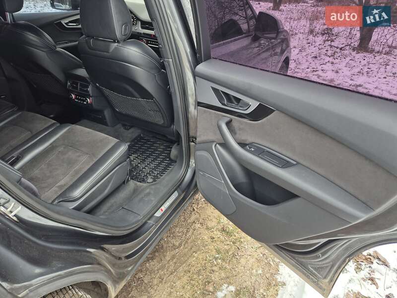 Внедорожник / Кроссовер Audi Q7 2016 в Дунаевцах