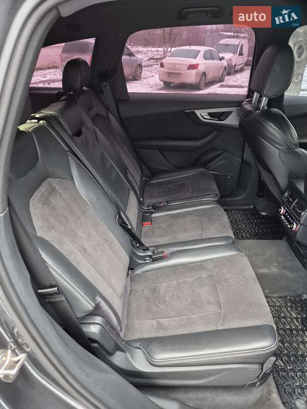 Внедорожник / Кроссовер Audi Q7 2016 в Дунаевцах