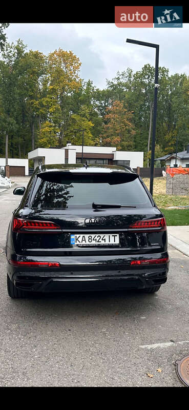 Внедорожник / Кроссовер Audi Q7 2020 в Киеве