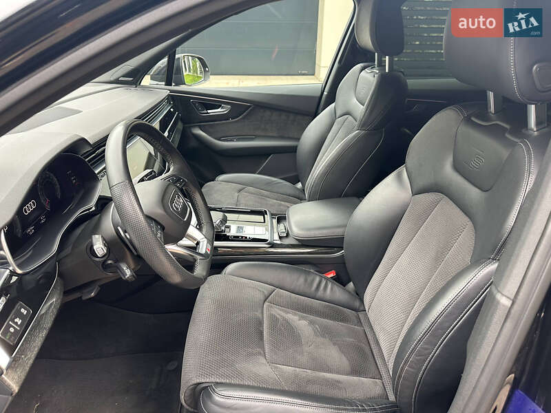 Внедорожник / Кроссовер Audi Q7 2020 в Киеве