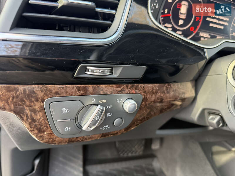 Внедорожник / Кроссовер Audi Q7 2018 в Чернигове