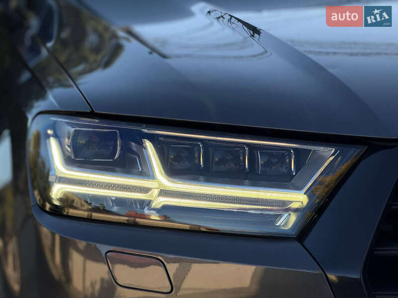 Внедорожник / Кроссовер Audi Q7 2019 в Одессе