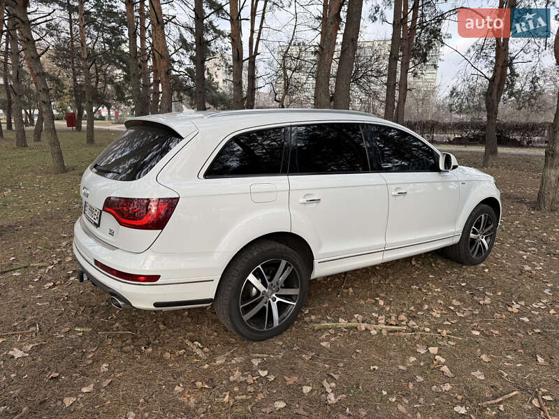 Внедорожник / Кроссовер Audi Q7 2013 в Кременчуге