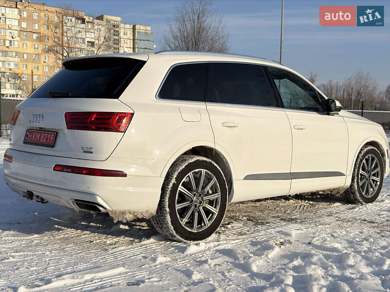 Внедорожник / Кроссовер Audi Q7 2017 в Каменском