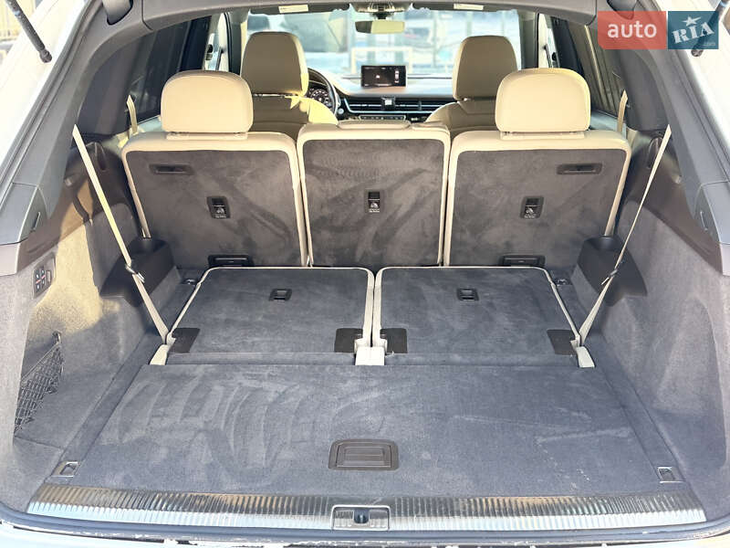 Внедорожник / Кроссовер Audi Q7 2017 в Каменском