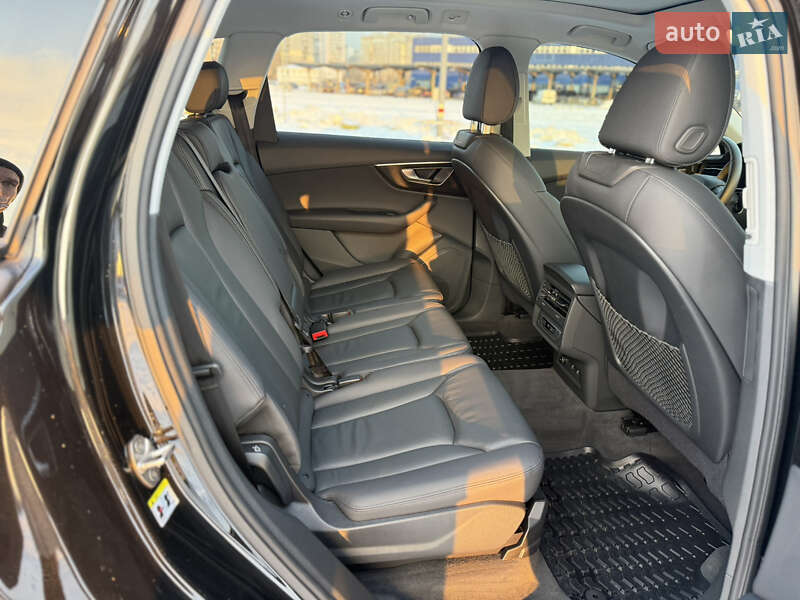 Внедорожник / Кроссовер Audi Q7 2023 в Киеве