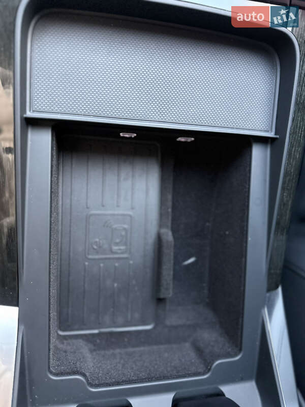 Внедорожник / Кроссовер Audi Q7 2023 в Киеве