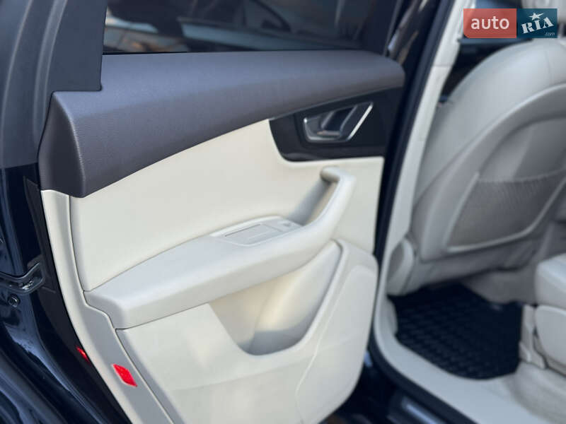 Внедорожник / Кроссовер Audi Q7 2016 в Николаеве