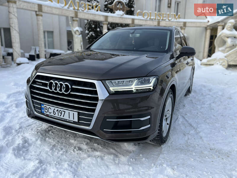Внедорожник / Кроссовер Audi Q7 2015 в Хмельницком