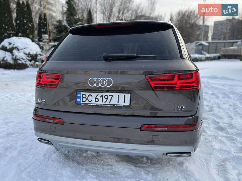 Внедорожник / Кроссовер Audi Q7 2015 в Хмельницком
